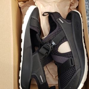 Chaco odyssey sandal/shoes size 9